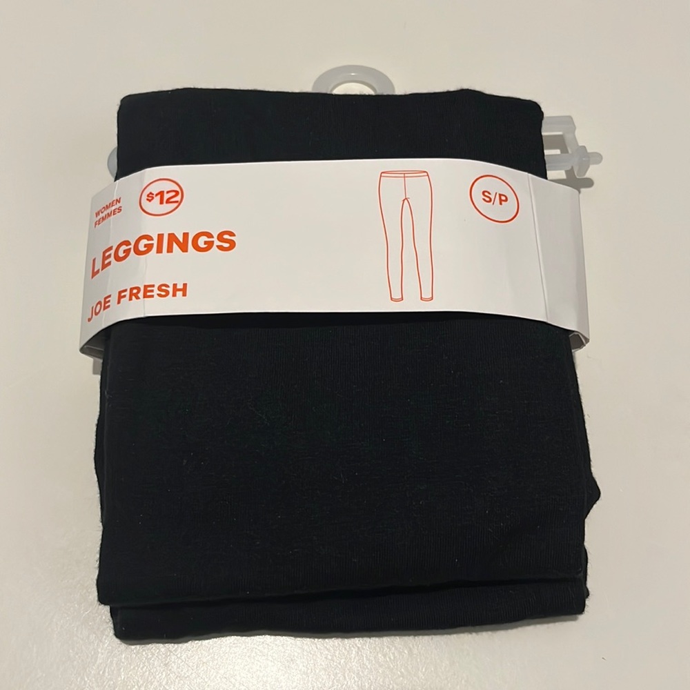 Free with purchase - Brand new Joe fresh women’s leggings size Small